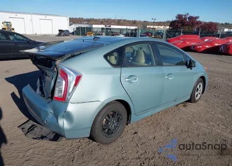 2015 Toyota Prius Three z USA, uszkodzony, nr VIN JTDKN3DU8F1966852